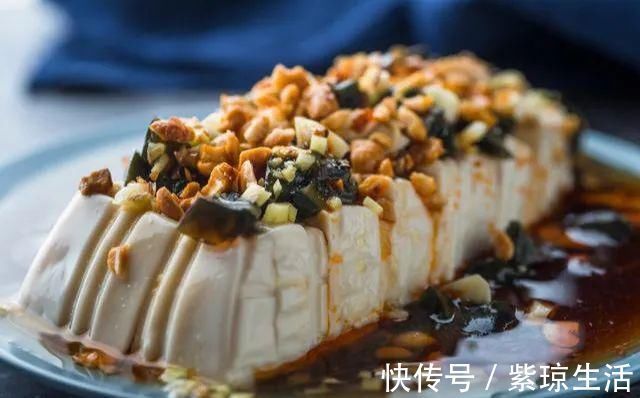 岳母做的晚餐4菜1汤，天天吃到撑，网友一个月的工资都吃光了