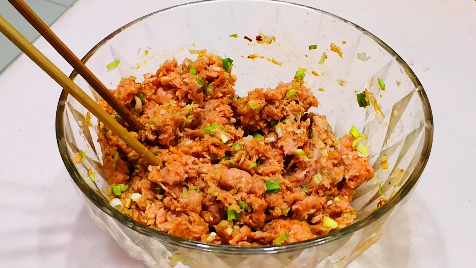  肉香|调肉馅饺子时，记住“3放3不放”，肉香十足味道正，多汁没腥味！