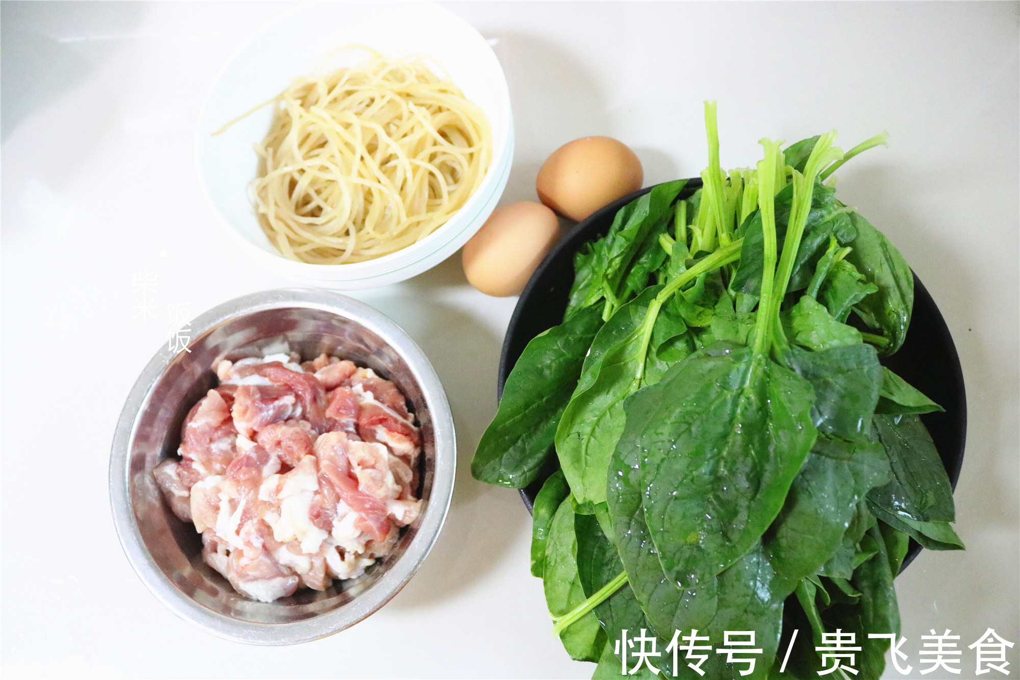 这汤太丰富了,我家一年四季都爱喝,每次烧一锅,一顿饭够了