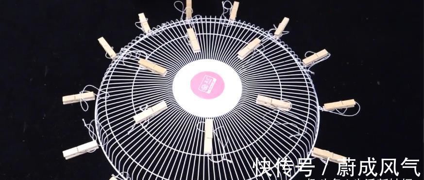 电风扇坏了不要扔,在中间加一个大塑料瓶,全家人看了都夸好