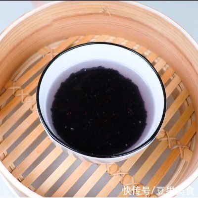 紫米鸡肉烧麦，孩子和老人都很适合吃