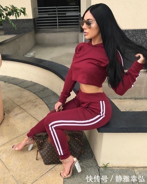 性感|她是132斤的大码模特,妖艳身材,让无数男人拜倒在她的包臀裙下