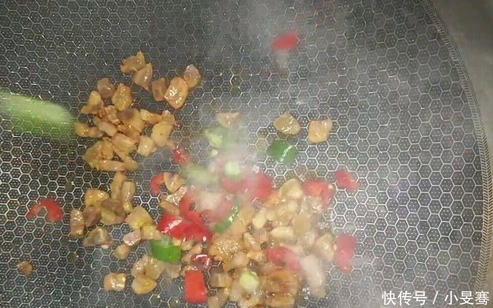 剩米饭这样做不但更营养, 连厨师都说好吃