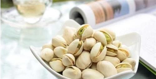 人到中年不得已，食物食物多吃点，能助睡眠，护肠胃，降血压