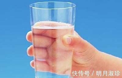 口渴|糖尿病人如何改善喝水多、尿多的情况?教你每天喝多少水最合适