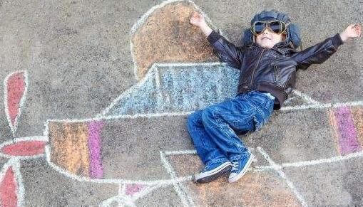 小男孩儿|老师让画自家宠物,5岁儿子画完却被批评,宝妈拿出照片老师无语