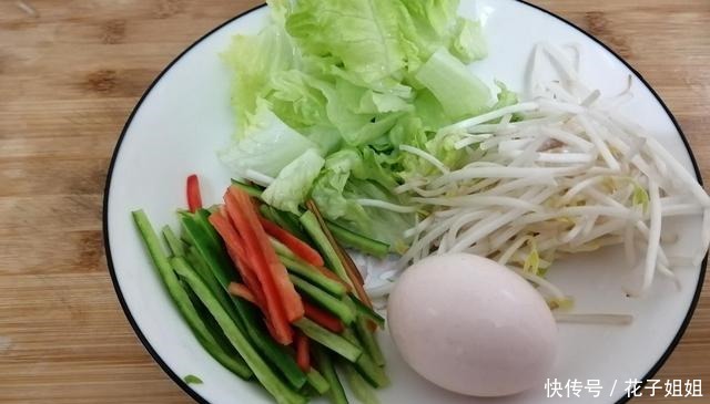 在家里炒米粉,为什么没有路边摊好吃,加这样比它好吃百倍