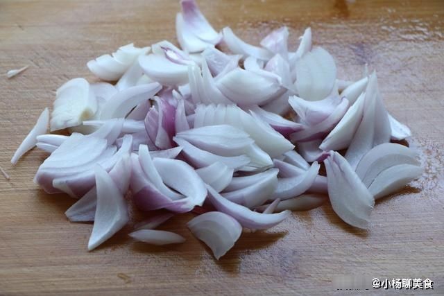 荤素|土豆家常又好吃的做法，荤素搭配更营养，能当菜又能当主食！