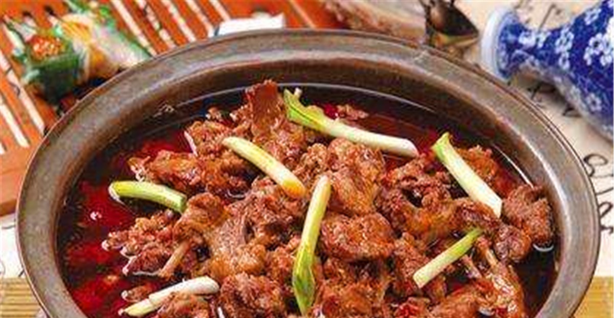 民间俗语“狗肉不上桌”,为啥狗肉不能上桌背后有大讲究!