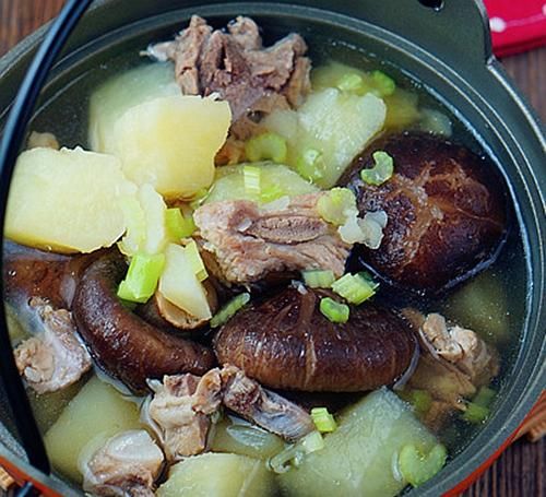 让家人一饱口福的家常菜，汤汁浓郁用来拌饭，别提多美味了！