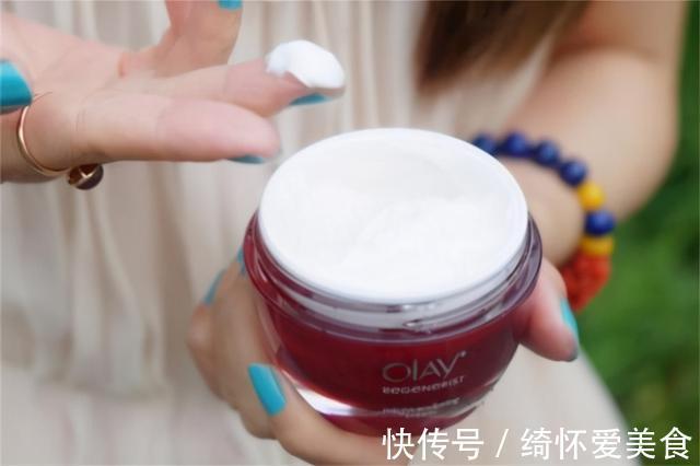 护肤品 皮肤过了50岁,超市的4款面霜值得尝试,平价滋润肤感好