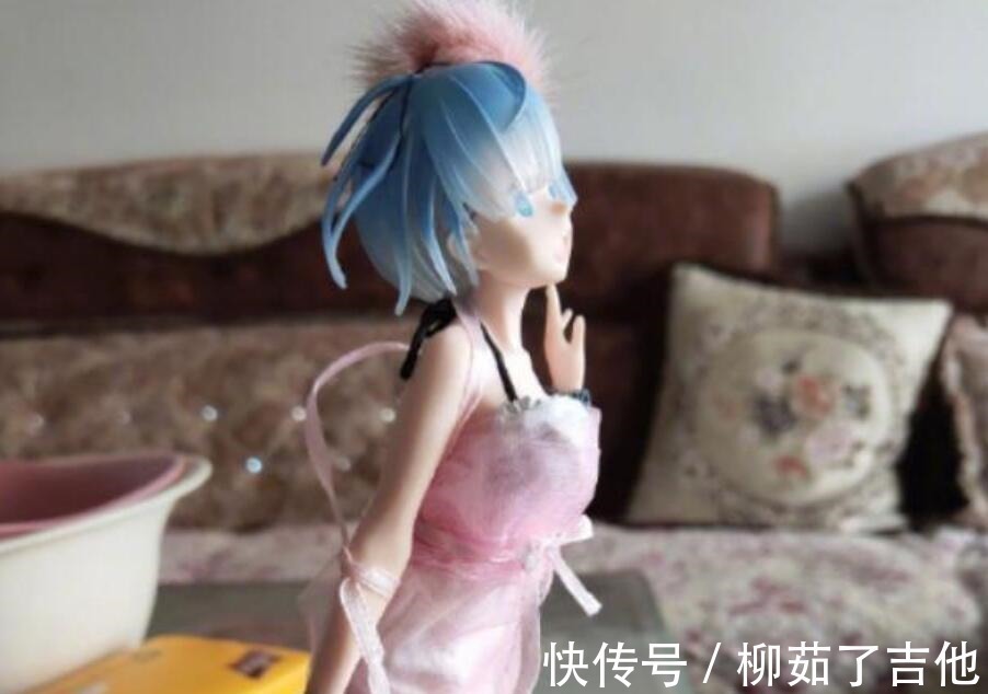 漫迷|这才是手办的正确玩法,蕾姆在线教学,谁敢玩谁挨打