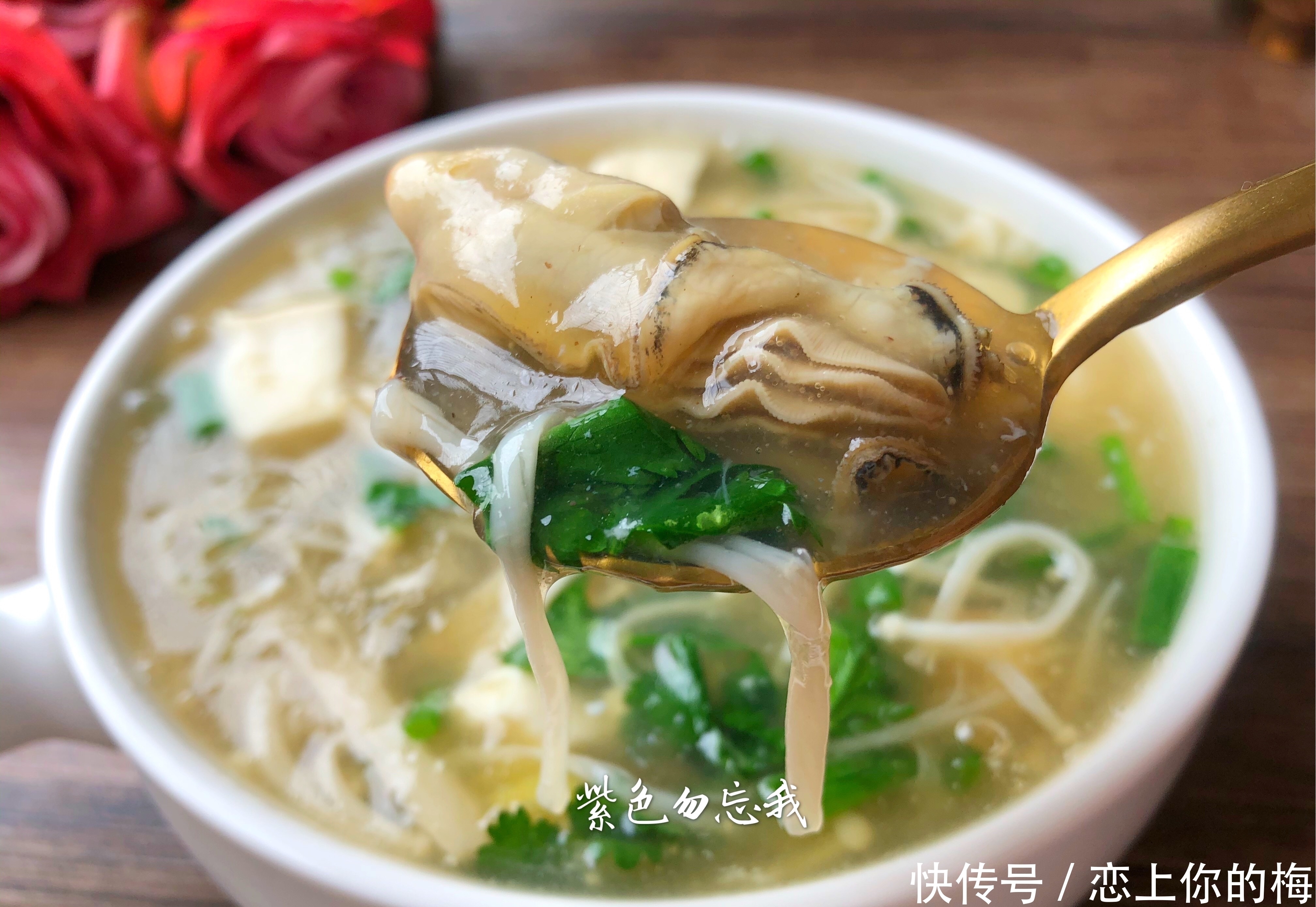 煲汤|用这三种食材一起煲汤,鲜美又补钙,比喝牛奶好,孩子要多喝