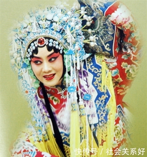 京剧|李胜素到底有多美?京剧第一美人名不虚传,法国人都感叹她是天使