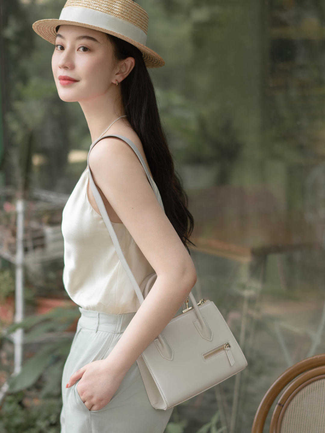 穿搭|过了40岁的女人怎么穿才优雅？学会“穿松不穿紧”，减龄有活力