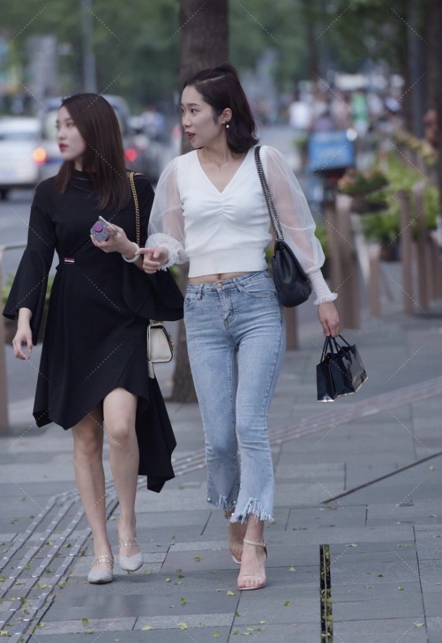 夏季 上衣裹个“塑料袋”实在没看懂，裤脚长毛形成“喇叭裤”不舍得扔