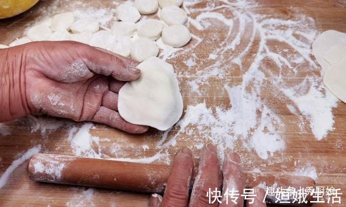 荠菜|秋天，用此菜包饺子，比萝卜白菜营养，比韭菜鲜，再不吃就过季了