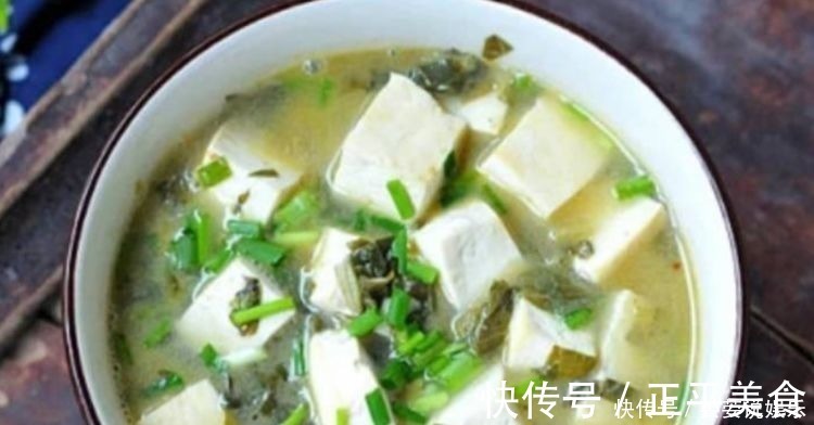 鱼腥草豆腐汤|女性过了40岁，不妨多吃3种食物，排毒养颜，提高免疫力！