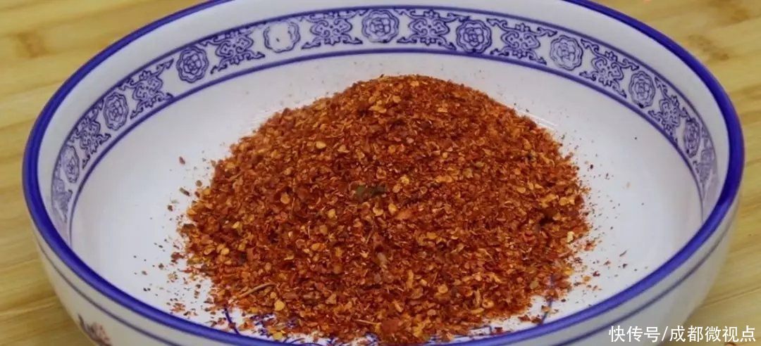 辣椒面|为什么饭店的辣椒油那么香，原来有秘诀，配方和比例全告诉你