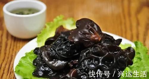 睡眠时间|糖尿病人，不改正四个行为，血糖会更高，坚持“4个一”，能救命