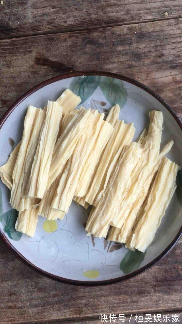 卤汤|泡腐竹，可别放入水里就泡，饭店都是这么泡，既简单又快速还筋道