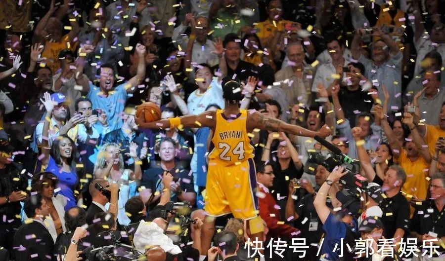 a23 致敬科比！耐克Zoom Kobe 5黑武士开箱，简直帅呆了！