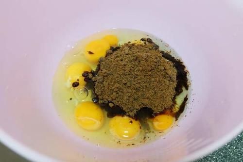  香甜软糯的红枣红糖蛋糕，做法简单容易上手，是女人的福音