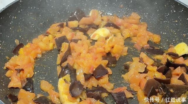豆腐和番茄是绝配,这做法比吃肉还香,孩子天天点名要吃,真过瘾