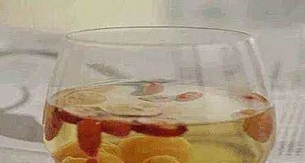 开水|建议大家:睡前往开水里悄悄放几粒,失眠没了,梦也少了,第二天人也精神了