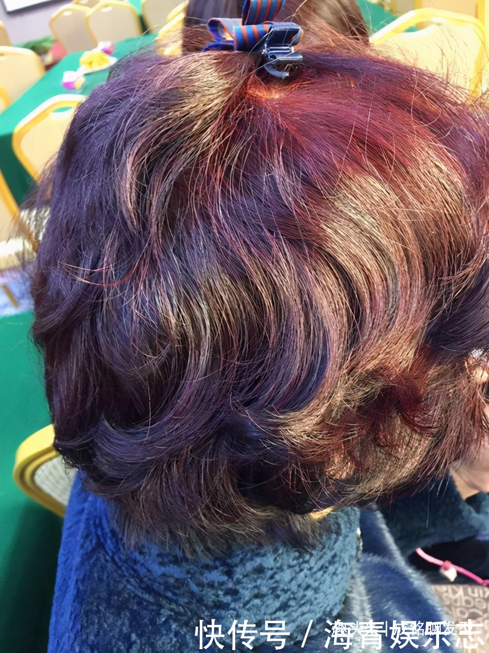 老年人经常烫染发质差,头发毛躁还显老,三个妙招让头发恢复如初