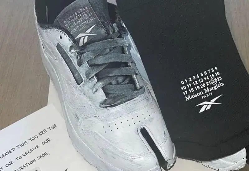 卡戴珊不晒Yeezy改晒锐步！玛吉拉联名分趾鞋月末将袭？！