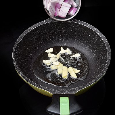 葱段|蟹味菇炒花蛤