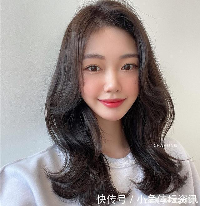 新女神发型17款，瘦脸时尚显气质，无论长短都很出彩