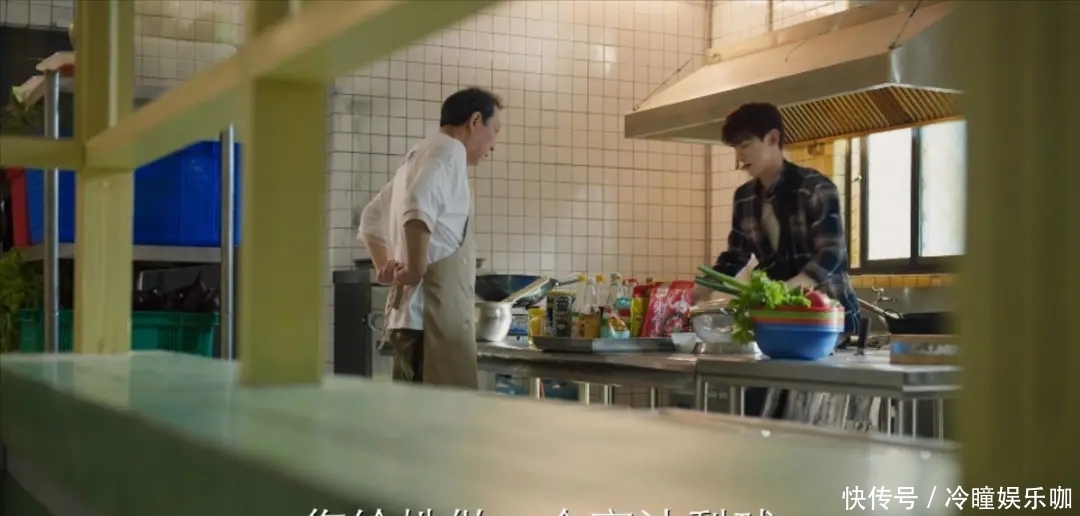 吃嘛嘛香!看白敬亭吃饭真是一种享受啊…