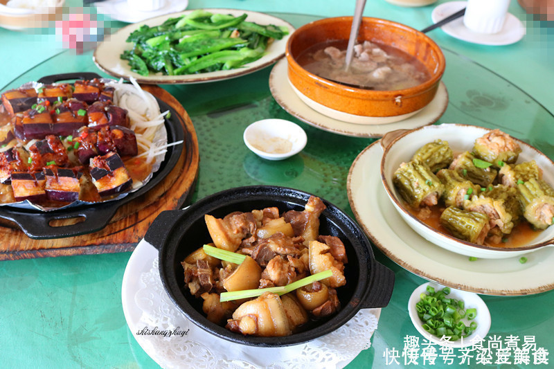 香麦菜|和爸妈去郊区吃农家菜，看见土灶有说不出的亲切感，饭菜也合胃口