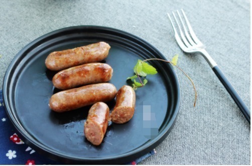 调味罐|不要再去买香肠吃了，简单4步，教你自己做，特别香，好吃更安全