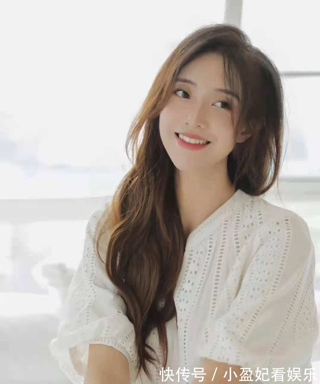 披发|你适合“披头发”还是“扎头发”,主要取决于这三个部位