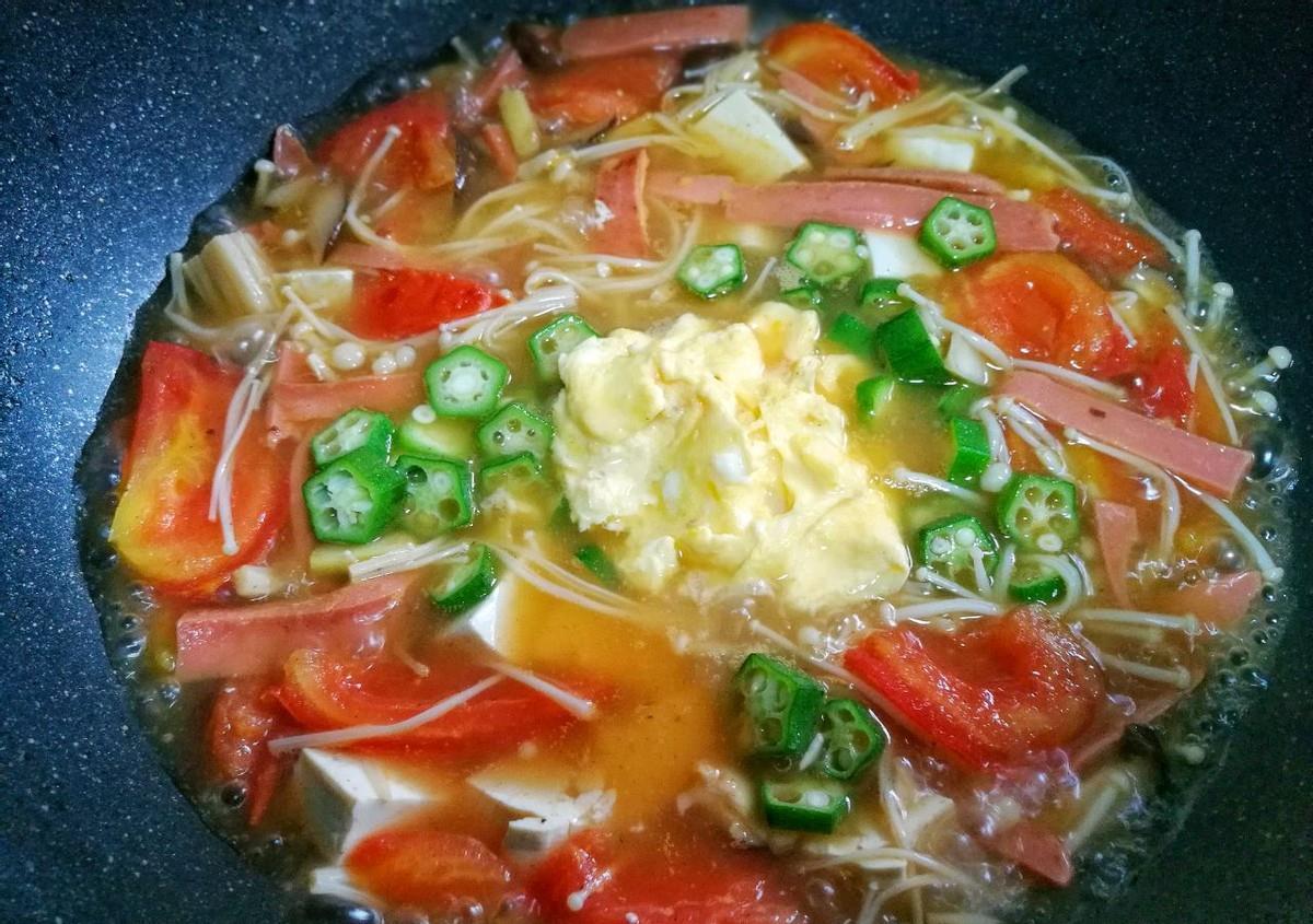 秋葵|自制美味番茄菇菌豆腐汤,食材丰富,营养更丰富
