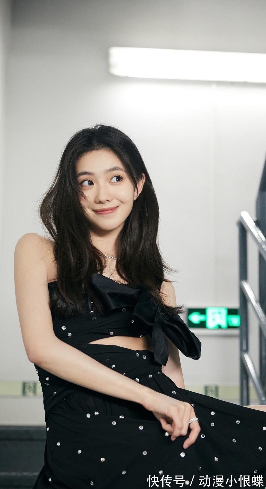 377——美女壁纸丨夏日炎炎,有你超甜