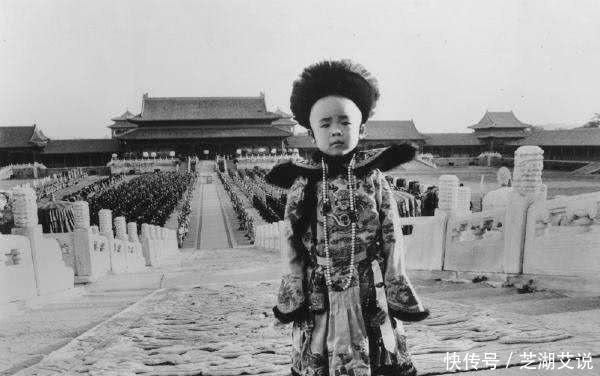 月工资|溥仪领到第一个月工资，立马上街买两样东西，不愧是当过皇帝的人