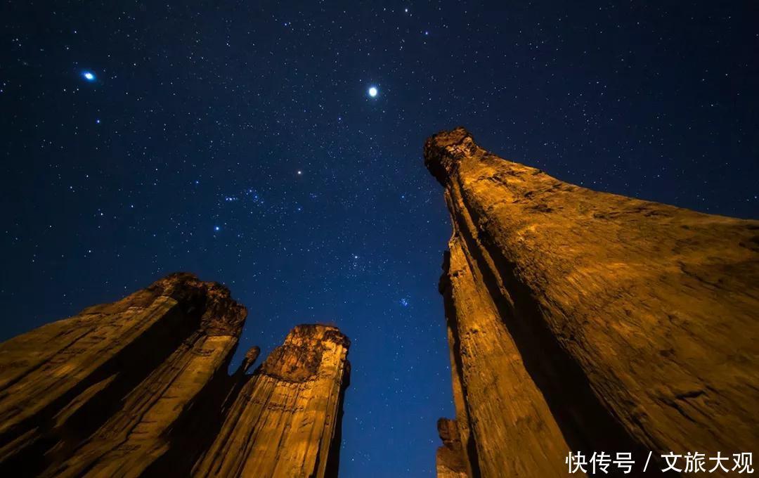 简直|组图！云南楚雄元谋土林的星空、银河，简直绝了