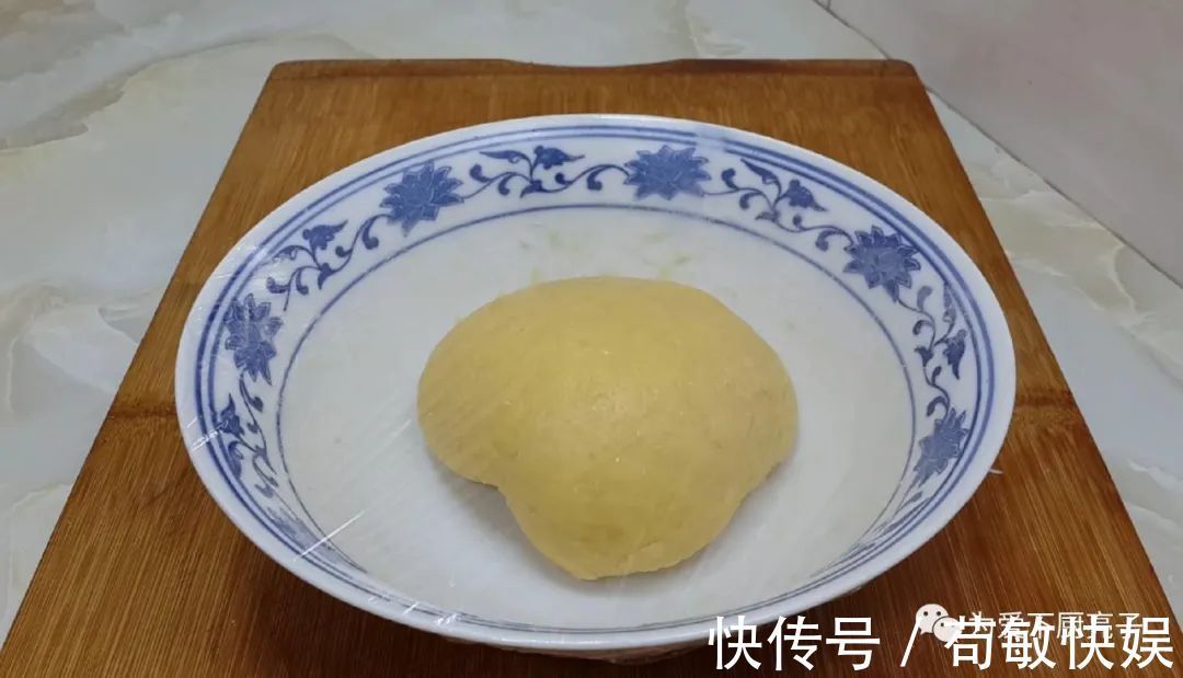 玉米油|以后麻花就这么做,撒1把小茴香,香酥又多层,出锅孩子念念不忘