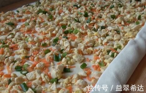 搅拌均匀|豆腐里打4个鸡蛋，卷一卷，蒸一蒸，出锅吃5个还不过瘾！