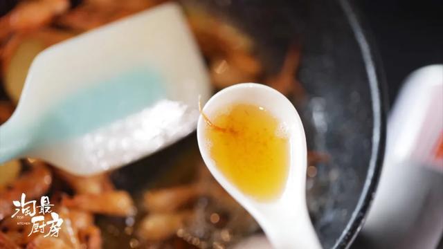 虾头别扔掉!变废为宝就2步,色香味浓金黄诱人