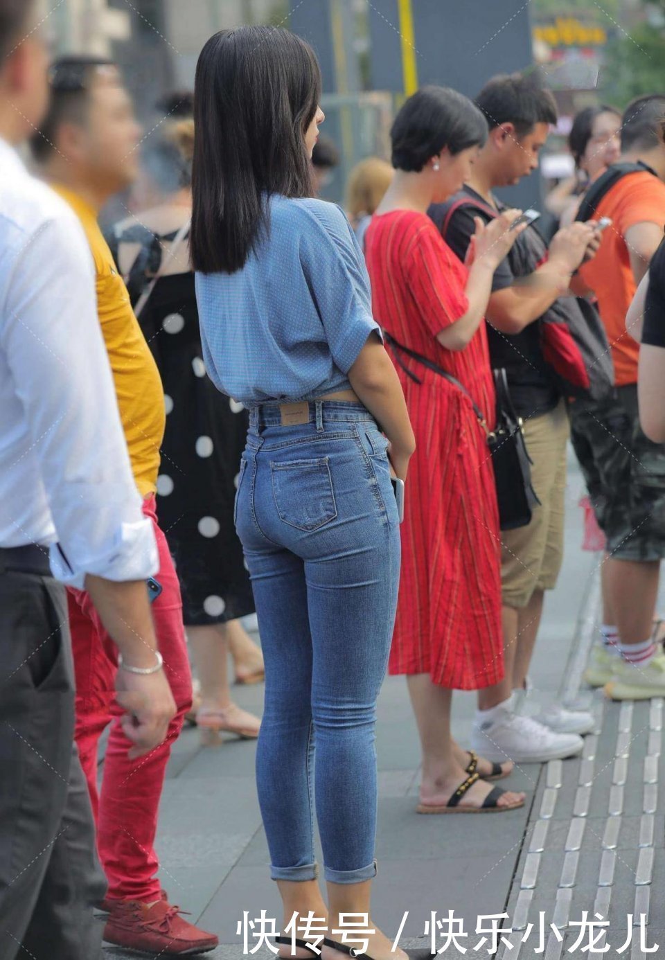 高跟鞋|接头偶遇温柔甜美的美女,是你的理想型吗?50万彩礼准备好了没