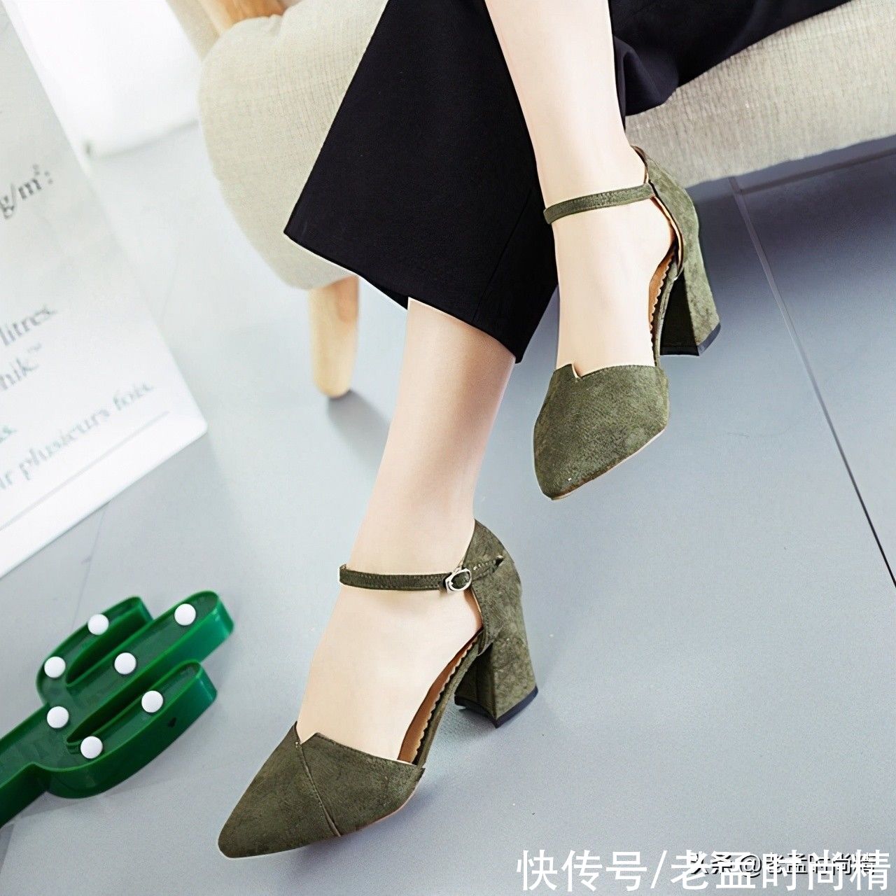 尖头粗跟高跟鞋，简约百搭，上脚舒适显魅力