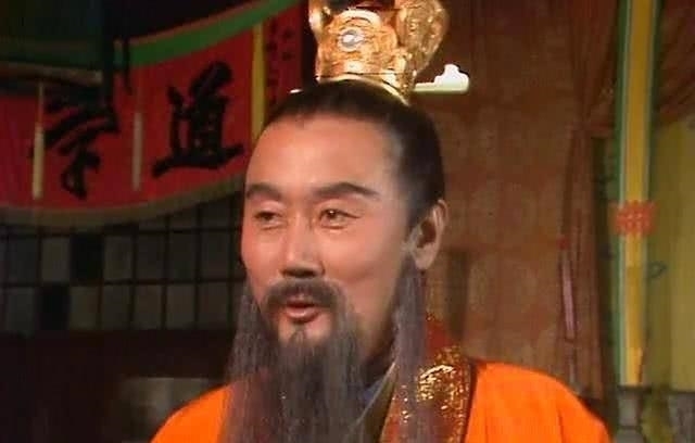 金蝉子|金蝉子只是敬镇元子一杯茶,却换来他两个人参果你看茶里泡了啥