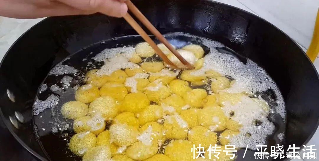馒头|面粉别炸油条,不发面不用拷,外皮焦脆又香甜,比麻团面包都好吃