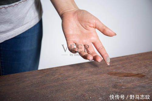 电梯|住了四年顶楼的房子有苦说不出，奉劝想买顶楼的朋友要再三考虑