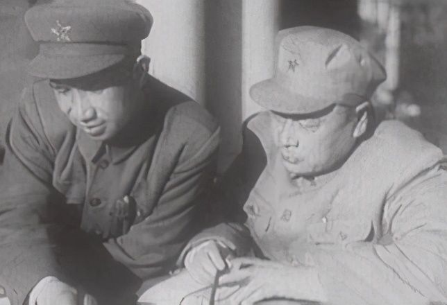 不弃|钢铁直男粟裕和白富美楚青，苦追三年结婚，相守43年不离不弃